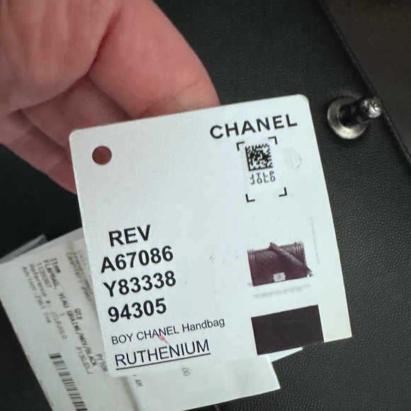 Chanel classic black caviar medium boy bag - Picture 12 of 14